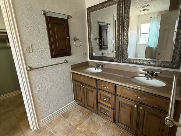 2707 Field Line Drive, Sugar Land TX 77479