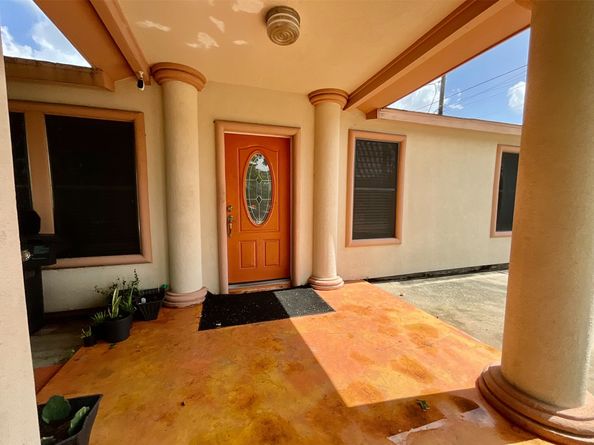 910 Coronado Street, Houston TX 77009