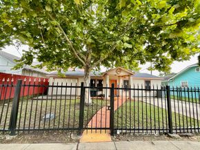 910 Coronado Street, Houston TX 77009