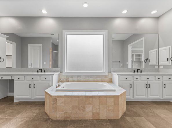 39 Spring Basket Trail, The Woodlands TX 77389