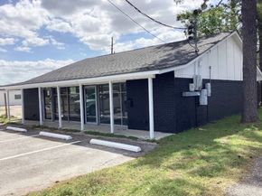 1010 E 1st Street, Humble TX 77338