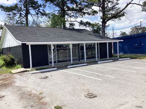 1010 E 1st Street, Humble TX 77338