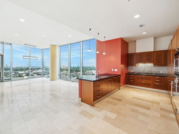2727 Kirby Drive 13C, Houston TX 77098