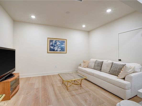 16235 Dawn Way 203, Tustin CA 92782