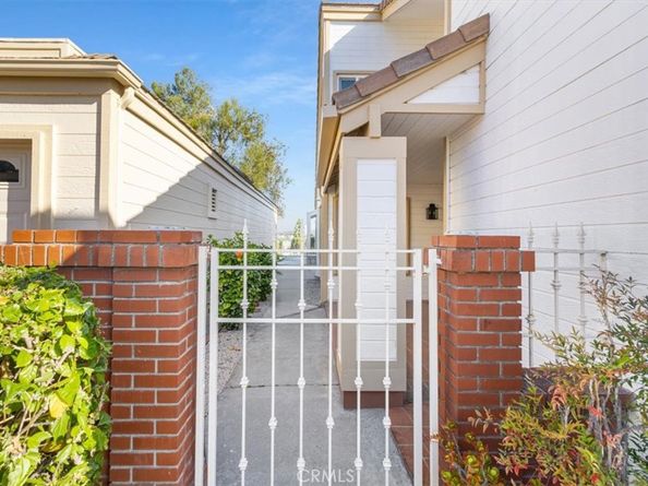 23247 Villena, Mission Viejo CA 92692