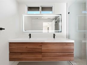 18912 Halsted Street, Northridge CA 91324