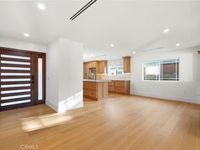 18912 Halsted Street, Northridge CA 91324