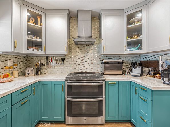 22170 James Alan Circle 1, Chatsworth CA 91311