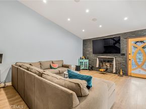 22170 James Alan Circle 1, Chatsworth CA 91311