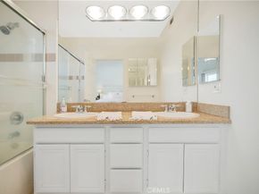 5220 Premiere Hills 221, Woodland Hills CA 91364