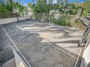 5220 Premiere Hills 221, Woodland Hills CA 91364