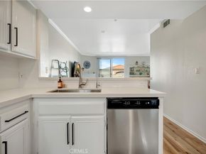 5220 Premiere Hills 221, Woodland Hills CA 91364