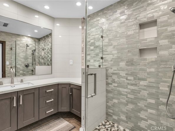 6266 Van Noord Avenue, Valley Glen CA 91401
