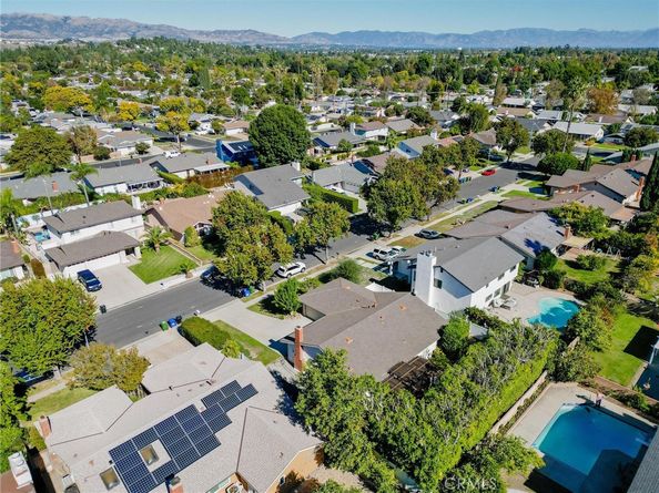 22714 Stagg, West Hills CA 91304