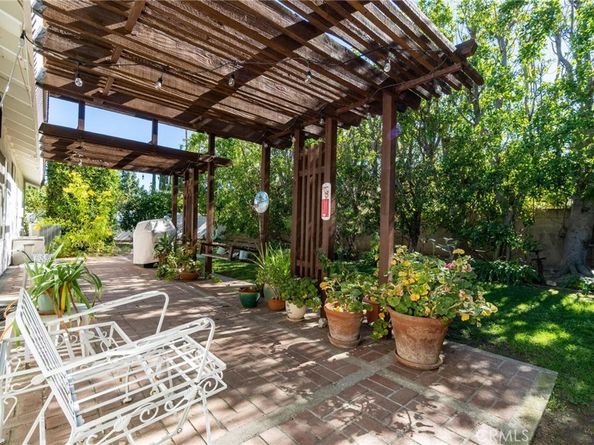 22714 Stagg, West Hills CA 91304