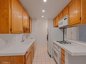 4501 Cedros Ave. 308, Sherman Oaks CA 91403