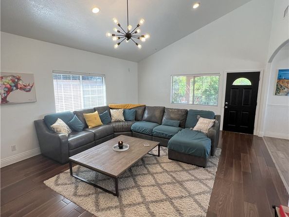 657 W 1st Street, San Pedro CA 90731