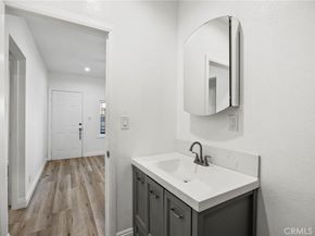 5808 Hooper, Los Angeles CA 90011