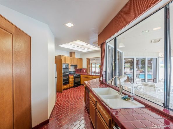 2577 Plaza Del Amo 730, Torrance CA 90503