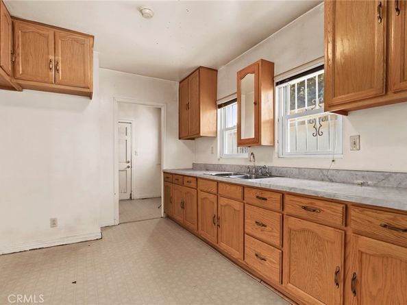 1622 E 88th, Los Angeles CA 90002