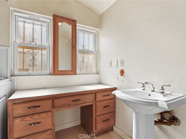 1622 E 88th, Los Angeles CA 90002