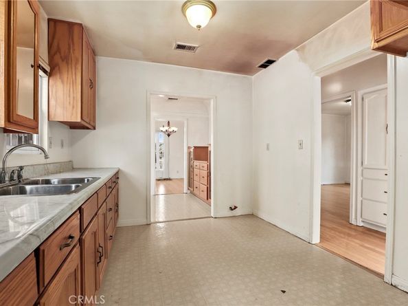 1622 E 88th, Los Angeles CA 90002