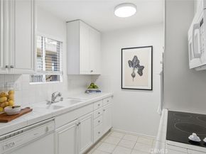 222 7th, Santa Monica CA 90402