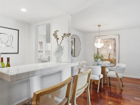 222 7th, Santa Monica CA 90402