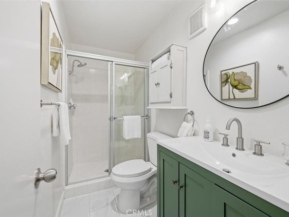 222 7th, Santa Monica CA 90402