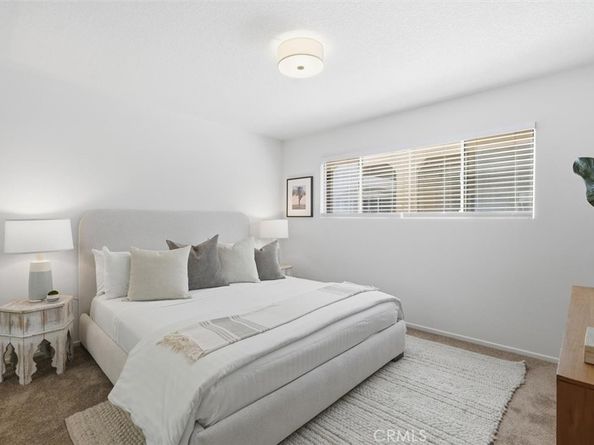 222 7th, Santa Monica CA 90402