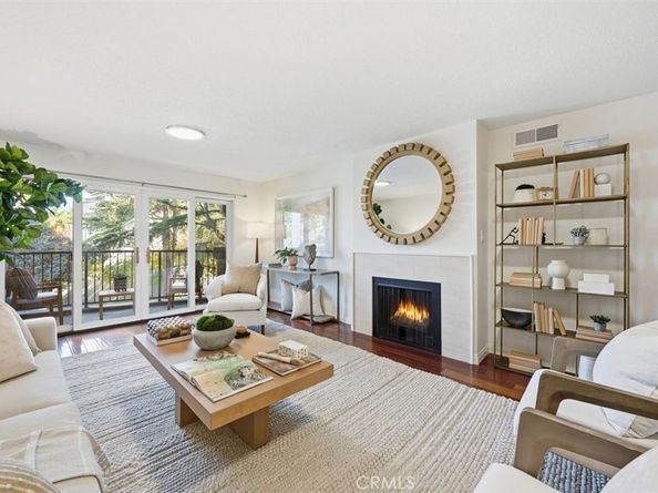 222 7th, Santa Monica CA 90402
