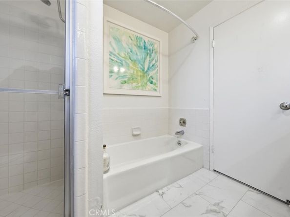 222 7th, Santa Monica CA 90402