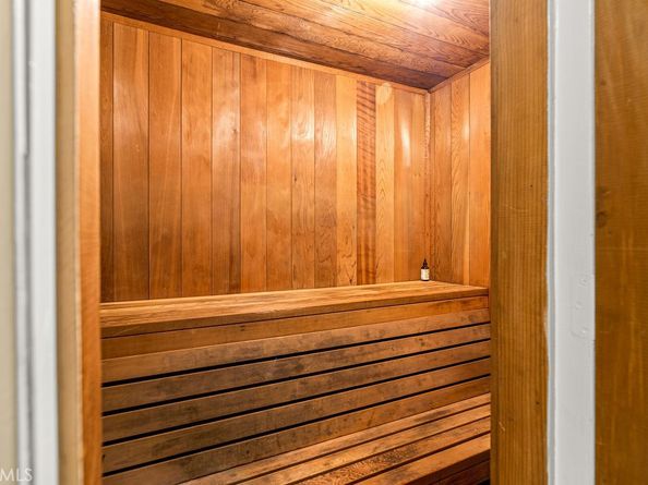 1321 Beryl Street 101, Redondo Beach CA 90277