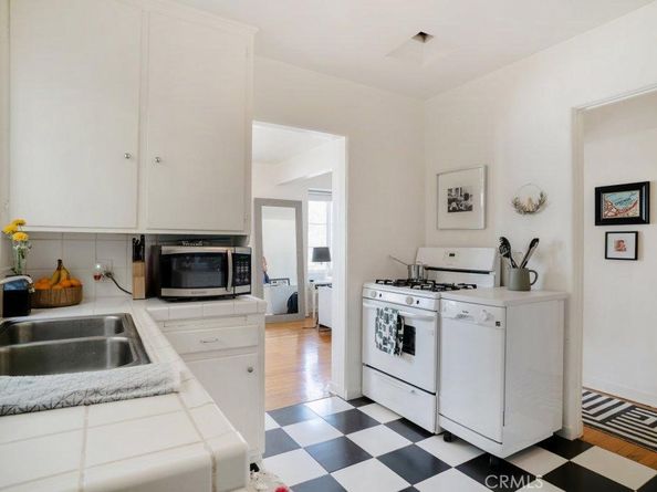 3012 Manhattan Avenue, Manhattan Beach CA 90266