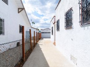 1104 W 89th Street, Los Angeles CA 90044