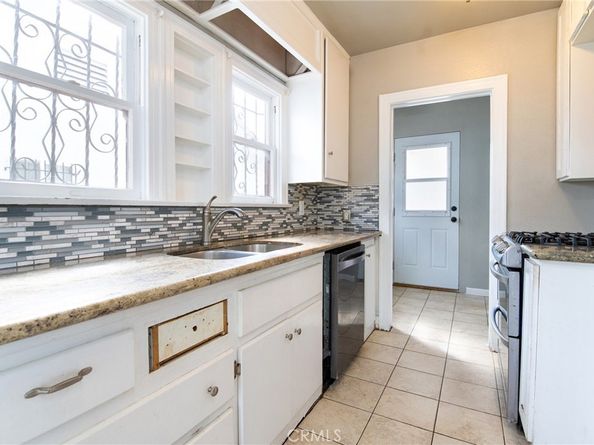 1104 W 89th Street, Los Angeles CA 90044