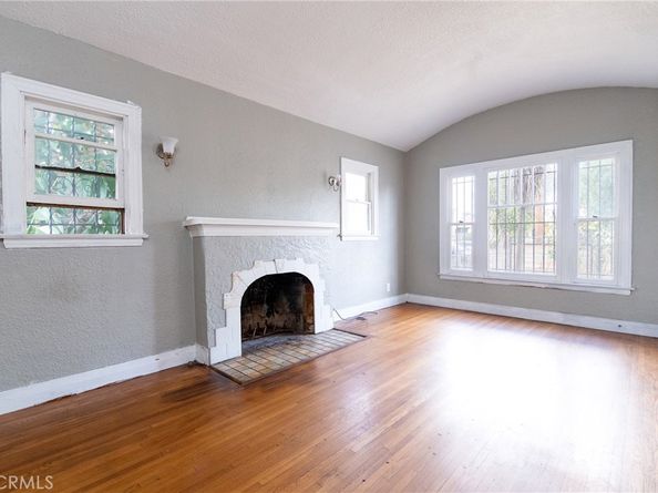 1104 W 89th Street, Los Angeles CA 90044
