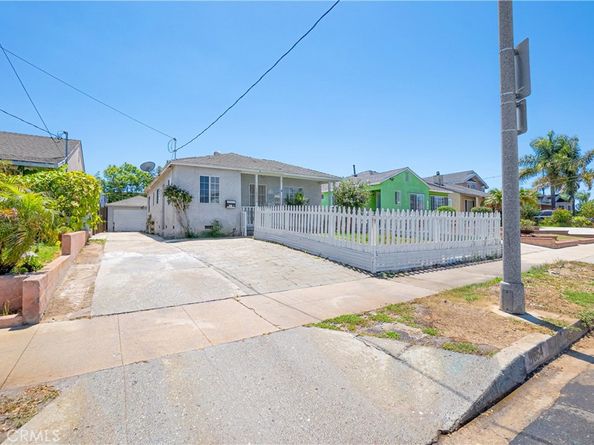 1654 W 216th Street, Torrance CA 90501