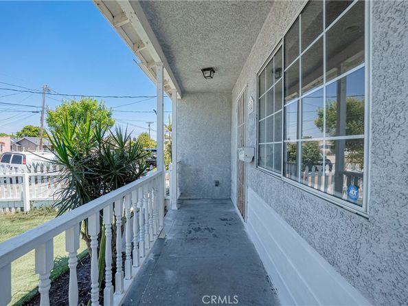 1654 W 216th Street, Torrance CA 90501