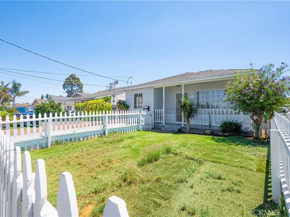 1654 W 216th Street, Torrance CA 90501