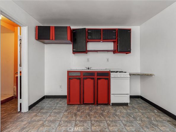 1654 W 216th Street, Torrance CA 90501