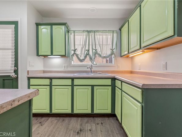 1654 W 216th Street, Torrance CA 90501