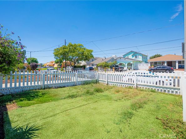 1654 W 216th Street, Torrance CA 90501