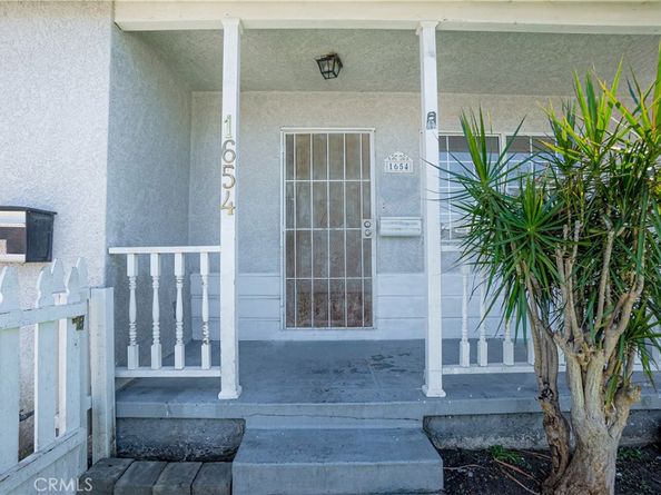1654 W 216th Street, Torrance CA 90501