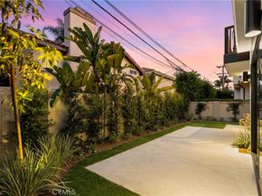 2206 Gates Avenue B, Redondo Beach CA 90278