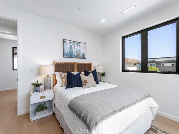 2206 Gates Avenue B, Redondo Beach CA 90278