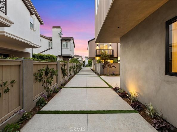 2206 Gates Avenue B, Redondo Beach CA 90278