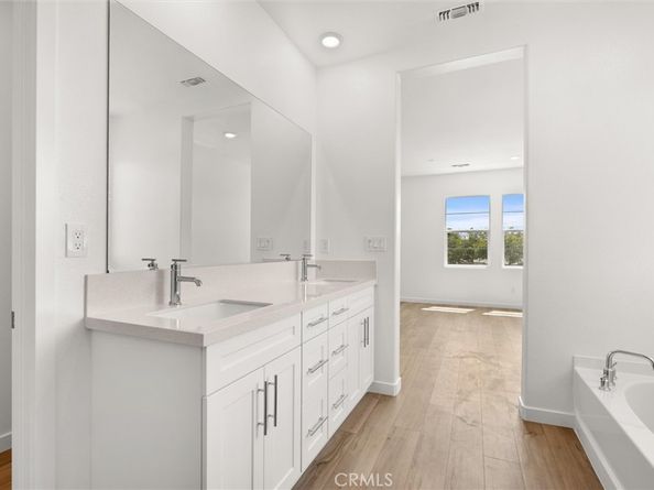 413 E 220th Street, Carson CA 90745
