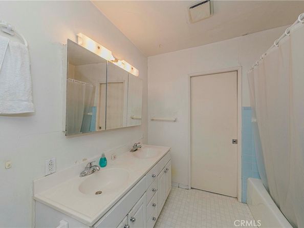 1446 S Oakhurst Drive, Los Angeles CA 90035