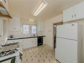 1446 S Oakhurst Drive, Los Angeles CA 90035